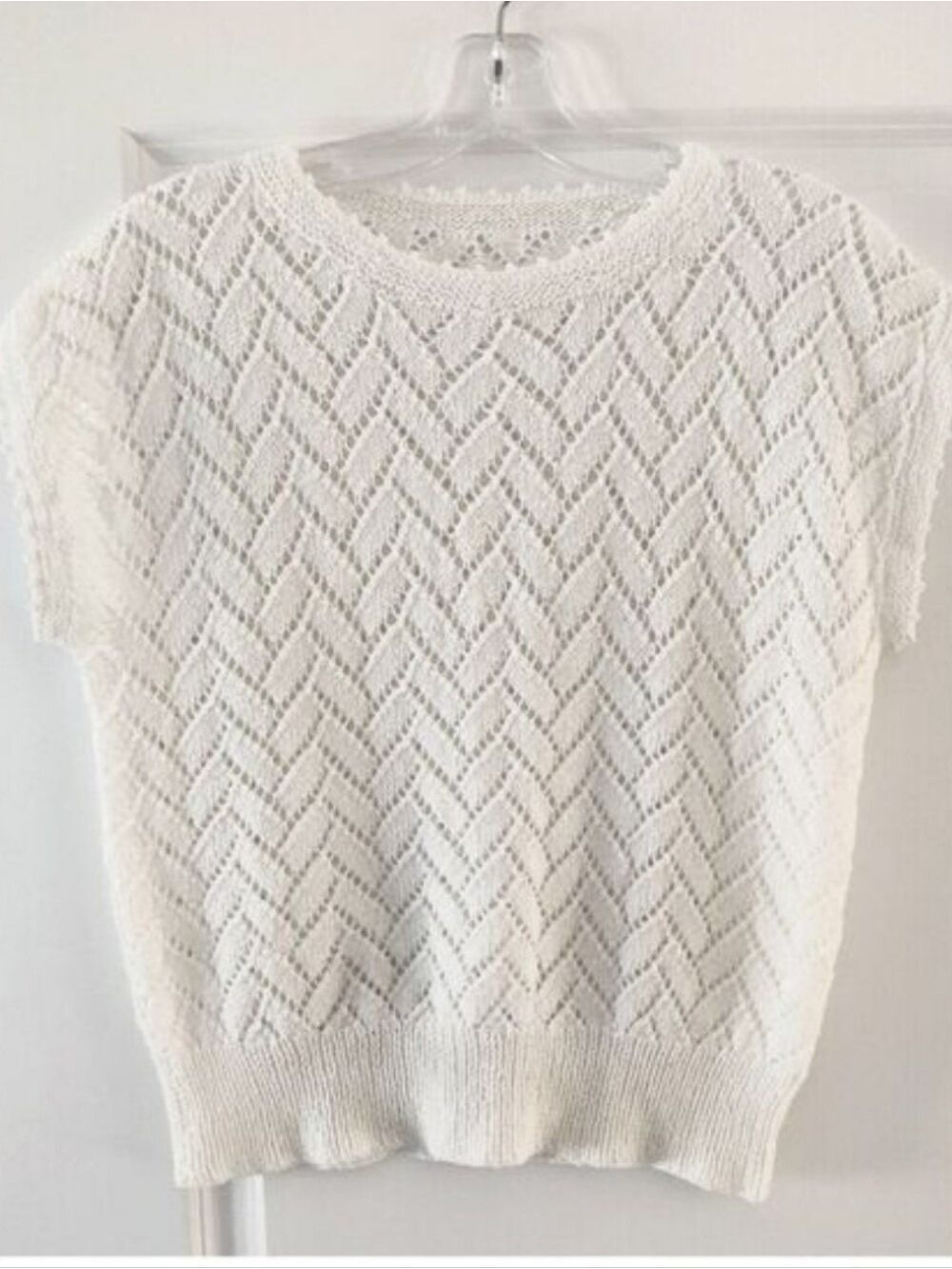 TRÏBE White Open Knit Sleeveless Sweater Size Medium